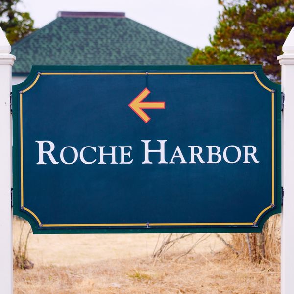 Custom place wayfinding sign A Guide to Elevating Customer Journeys with Custom Wayfinding Signs-2.jpg