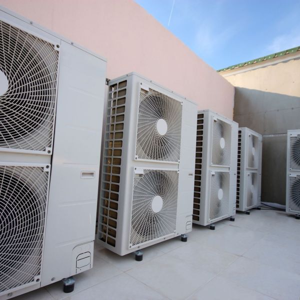 Commercial Air Conditioning Installation.jpg