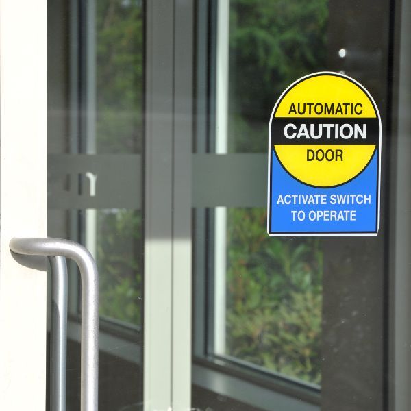 2 The Benefits of Automatic Sliding Doors in Commercial Settings.jpg