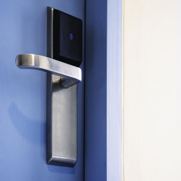 Choosing the Right Commercial Automatic Door Openers for Your Needs3.jpg