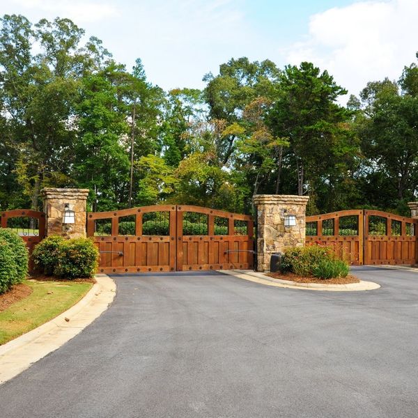 Components of an Automatic Gate System (4).jpg