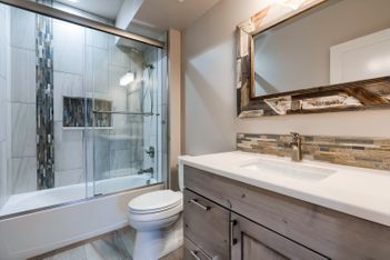 Downstairs Bathroom 2.jpg