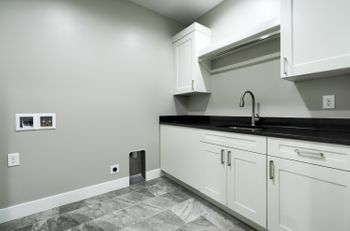 Laundry Room 1.jpg