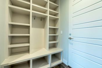 Mud Room 1.jpg