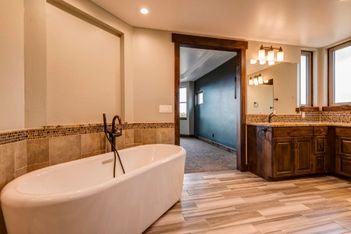 Master Bathroom 1.jpg