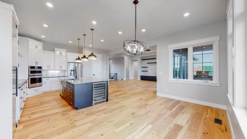 09 - Dining Area.jpg