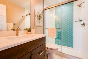 Upstairs Bathroom 1.jpg