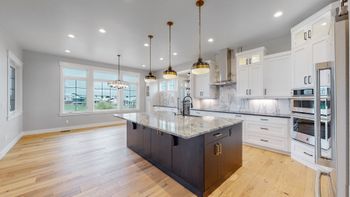 13 - Kitchen.jpg
