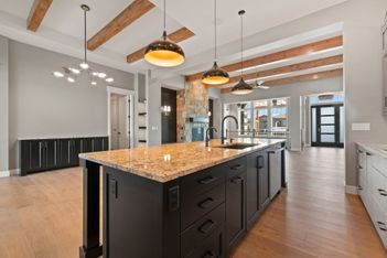 10-web-or-mls-4392 Grand Park Dr 10.jpg