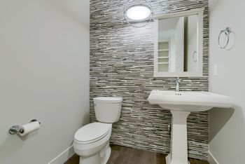 Bathroom 4.jpg