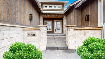 49 - Front yard.jpg