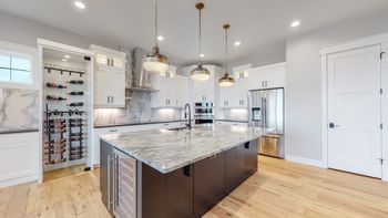 14 - Kitchen.jpg