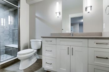 Bathroom 2.jpg