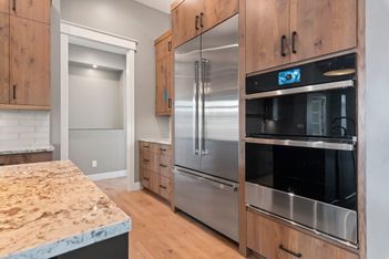 13-web-or-mls-4392 Grand Park Dr 13.jpg