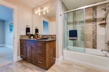 Upstairs Bathroom 2.jpg