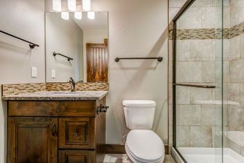 Upstairs Bathroom 3.jpg