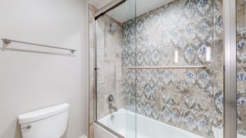41 Bathroom 3.jpg