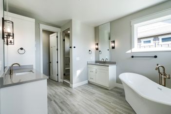 Master Bathroom 1.jpg