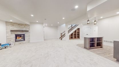 24 - Family room.jpg