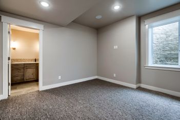 Downstairs Bedroom 1a.jpg