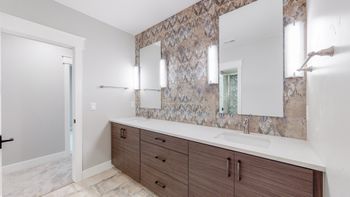 40 - Bathroom 3.jpg
