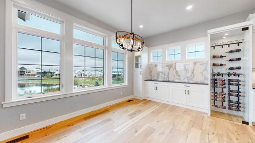 10 - Dining Area.jpg