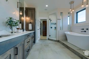 Master Bathroom 1.jpg