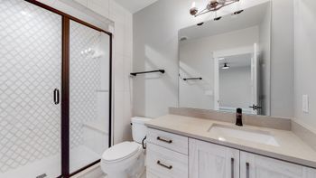 42 - Bathroom 3.jpg
