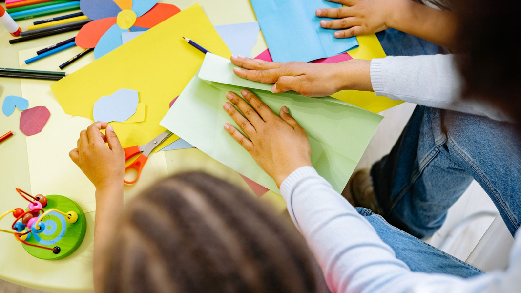 children working on art