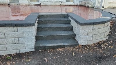 Retaining wall steps.jpg