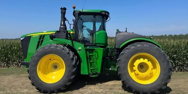 2021_John_Deere_9420R-transformed.jpeg