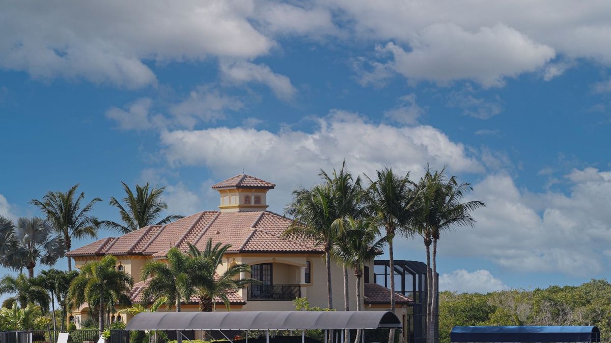 Four Signs Your Tampa Roof Needs Immediate Repair.jpg