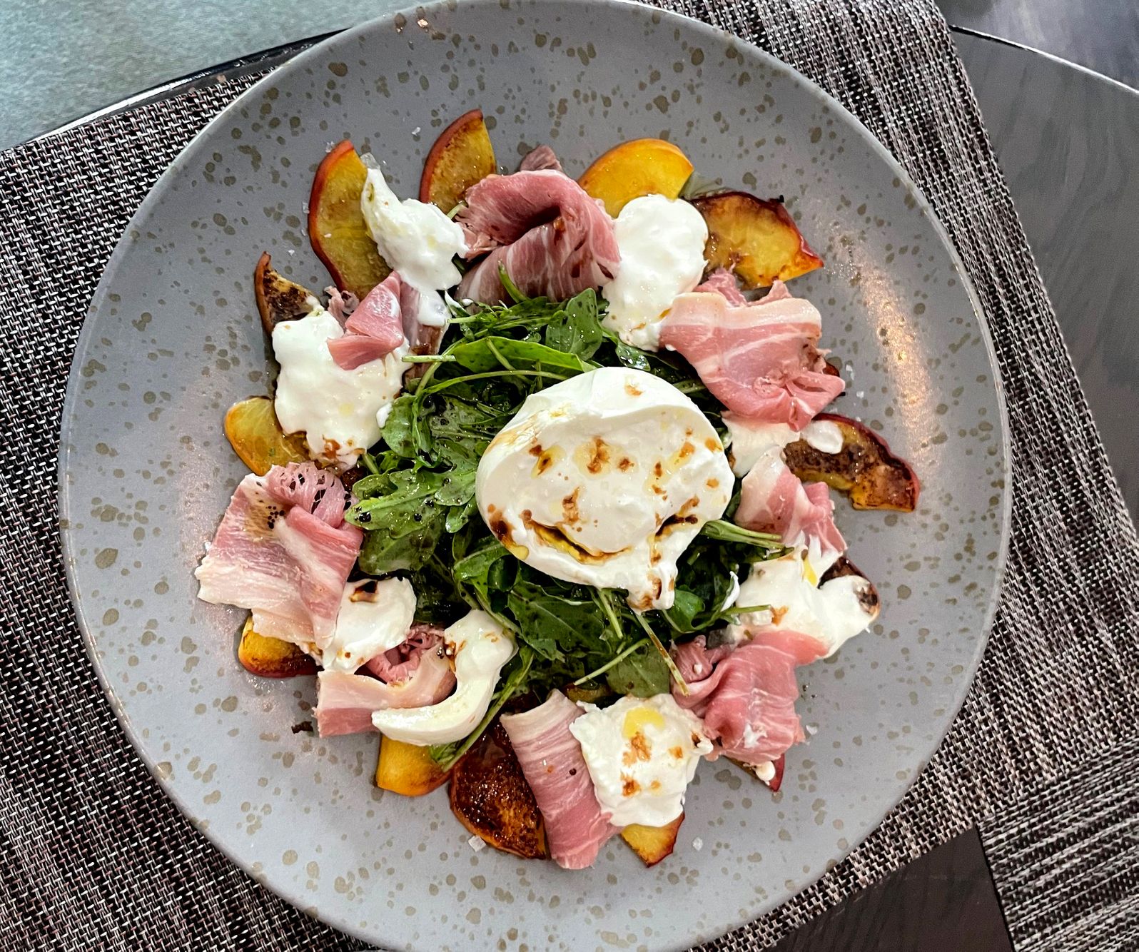 Burrata - Proschuitto - peaches - balsamic.jpg