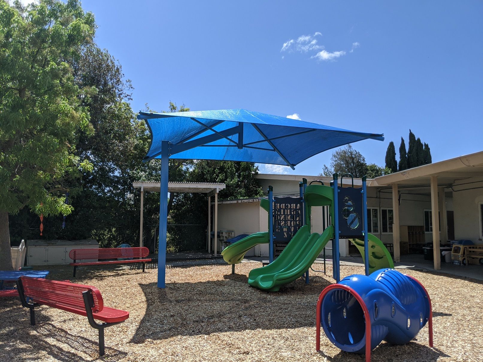 Single Post Cantilever Shade over Playground.jpg