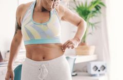 woman in workout apparel