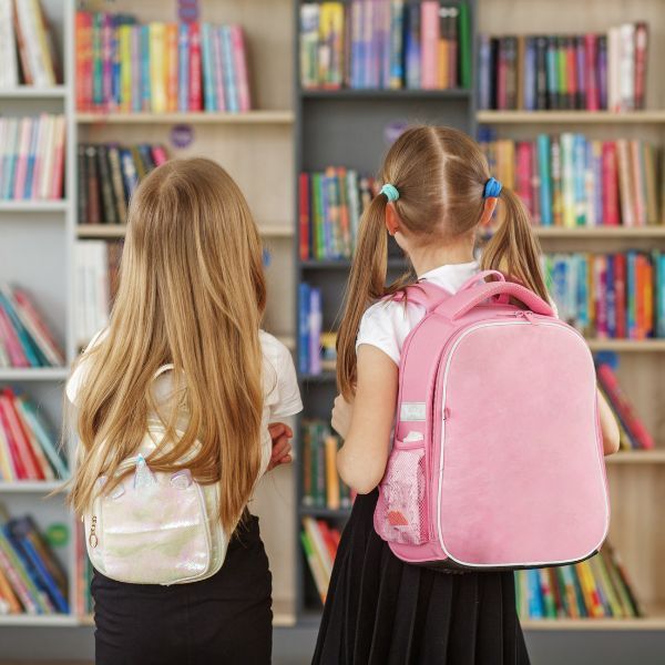 girls in library