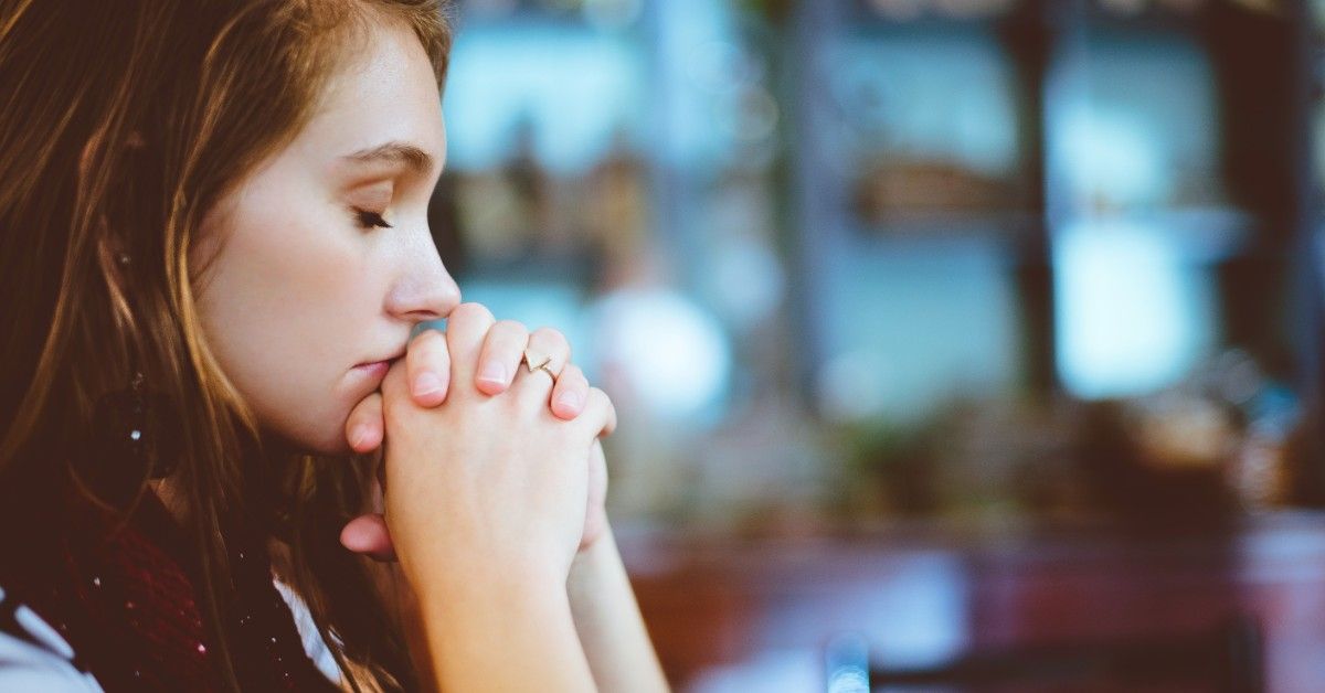 woman praying