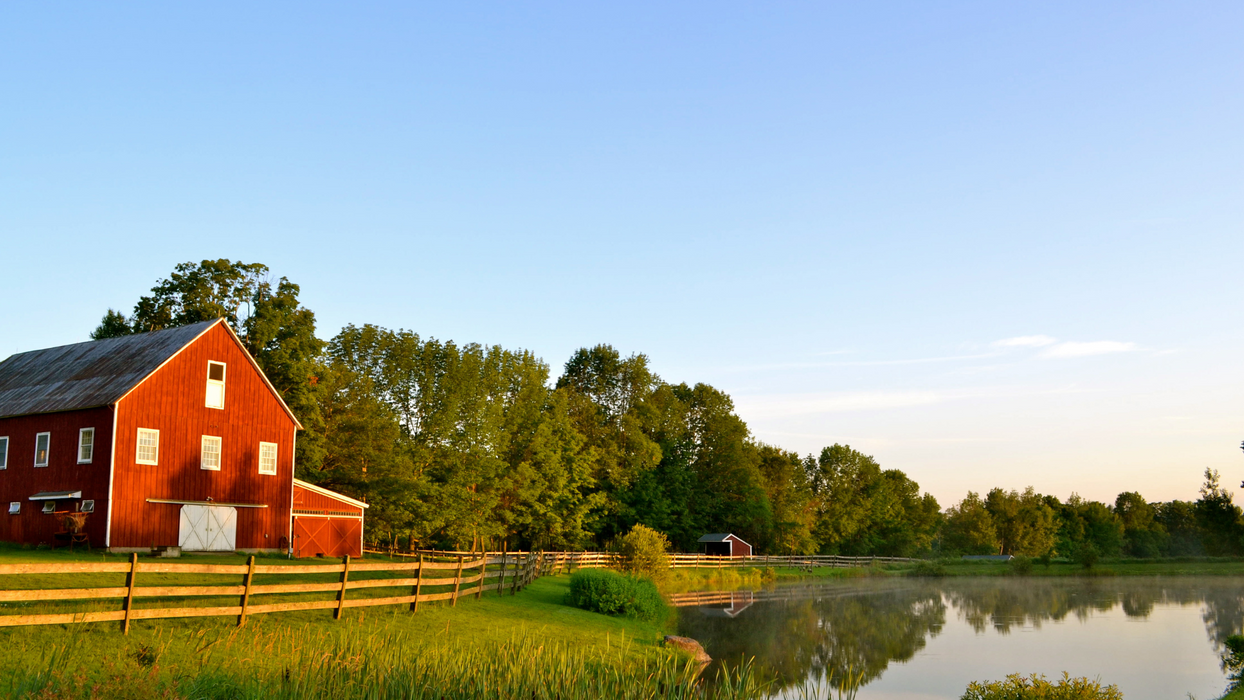barn.