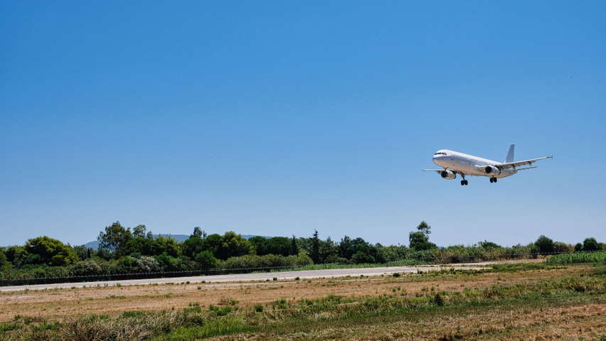 How the Omni Arm Simplifies Landing Gear Maintenance for the DC-9 and MD-80 - Hero.jpg