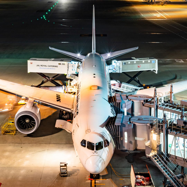 airplane at gate
