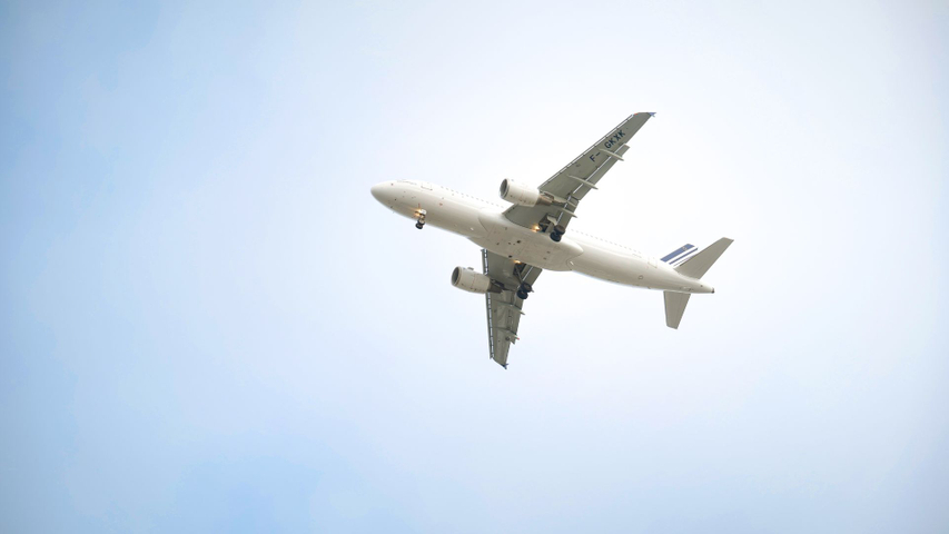 airplane flying