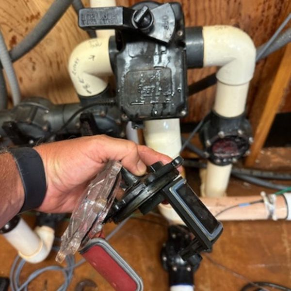 Why Professional Pool Maintenance is Crucial for Saltwater Systems (2).jpg