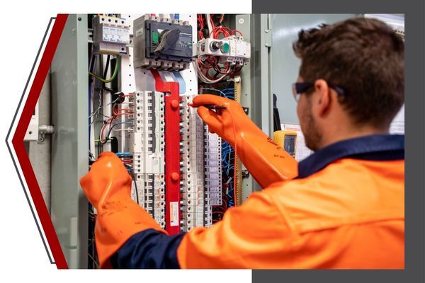 commercial electrician fixing circuit
