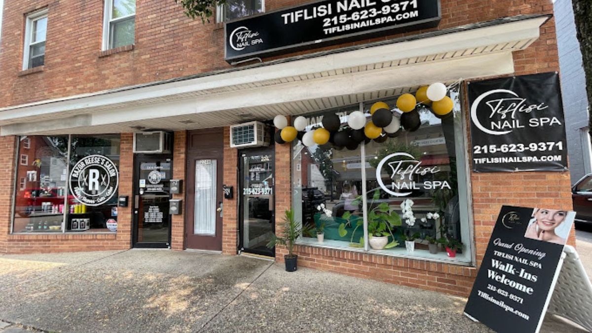 Nail salon