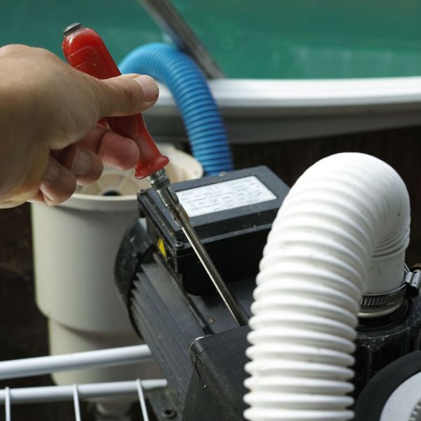 pool technician repairing system pool technician repairing system
