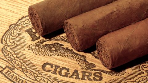 Cigars Vs. Cigarettes_ Understanding The Differences.jpg