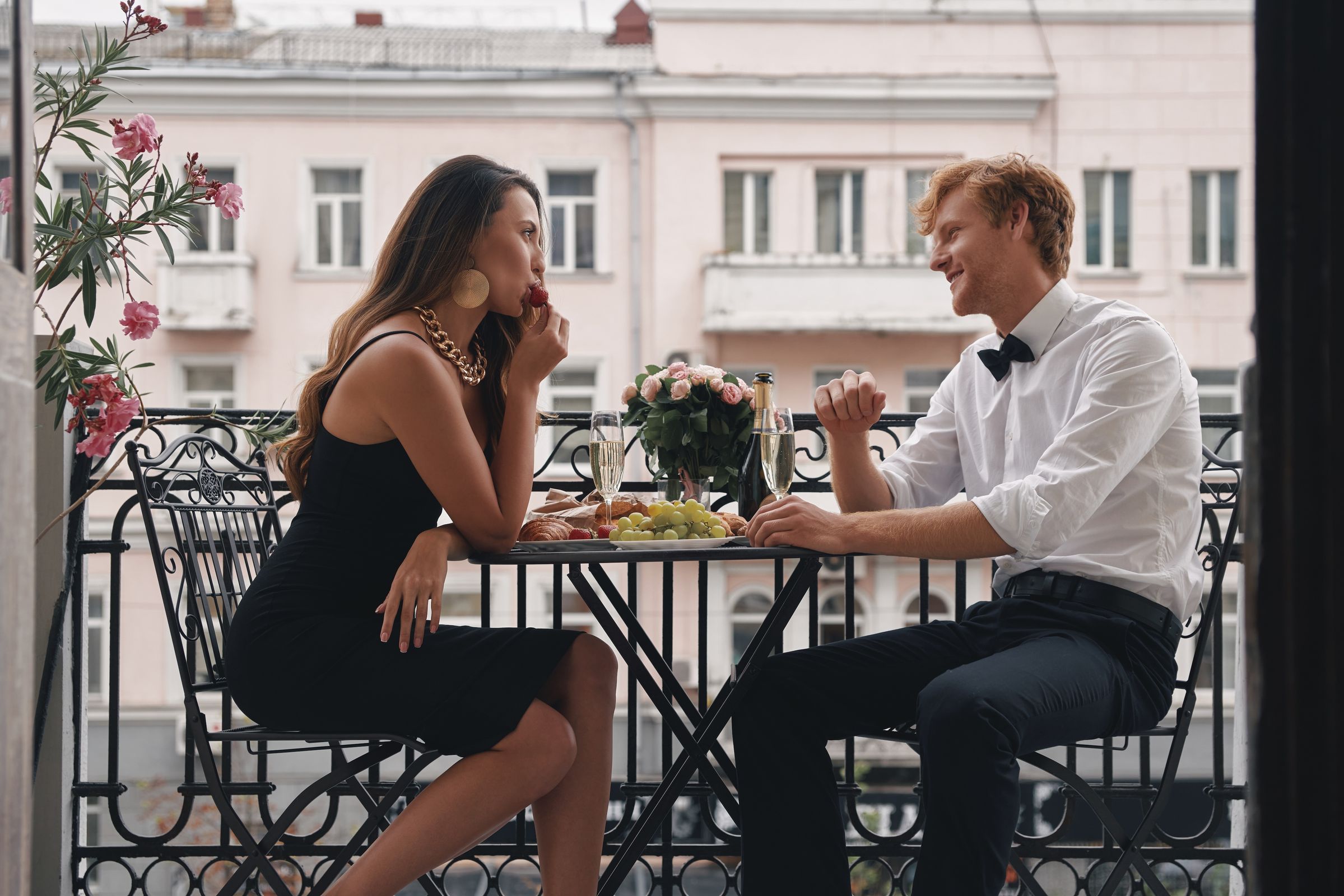 beautiful-young-couple-in-formalwear-having-a-roma-2023-11-27-05-07-04-utc.jpg