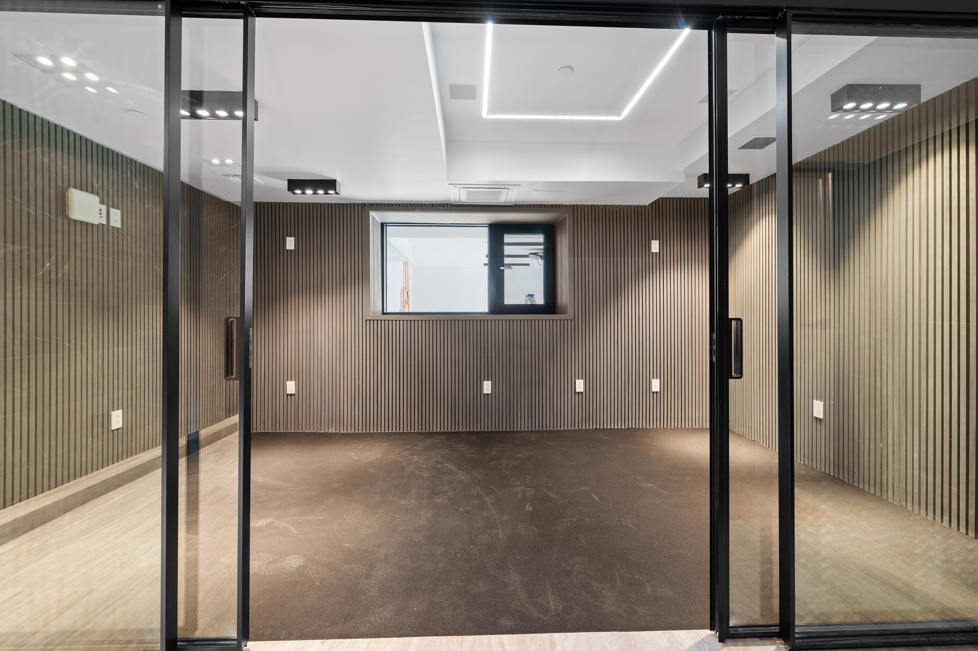 317 Meadow Ln MLS 54.jpg