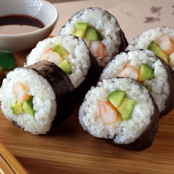six sushi rolls