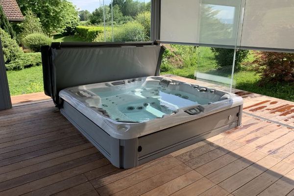 hot tub